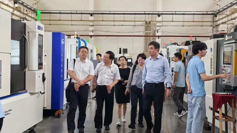 行业背景：设备改造升级，企业发展的必经之路